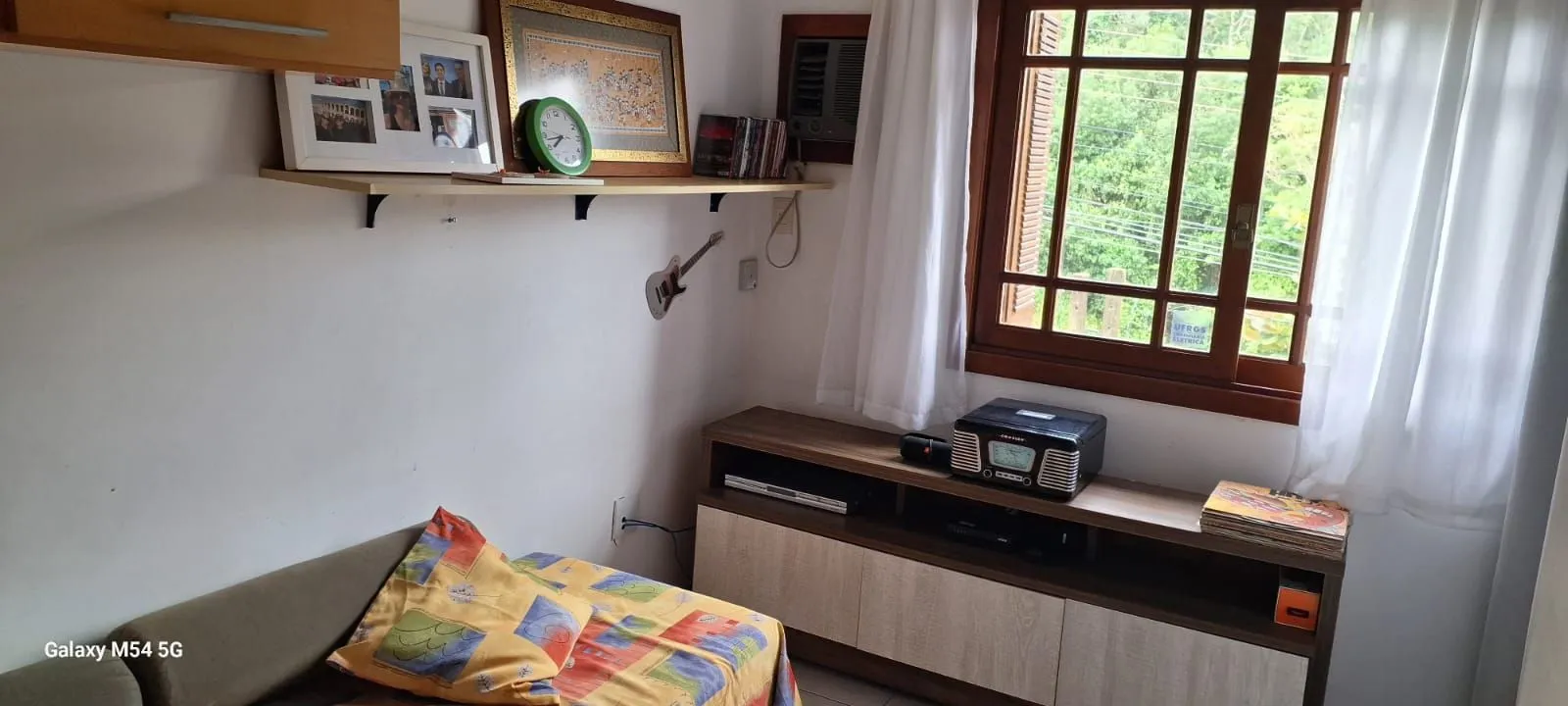 Imagem Casa com 3 dormitórios, no bairro Ipanema, zona sul de Porto Alegre, RS.