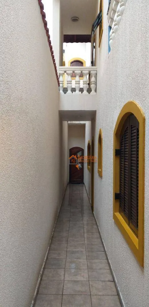 Imagem Casa com 3 dormitórios à venda, 220 m² por R$ 650.000,00 - Parque Continental II - Guarulhos/SP