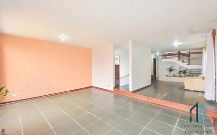 Imagem Casa com edícula a venda, 04 quartos sendo 02 suítes, no Bairro Guabirotuba em Curitiba PR