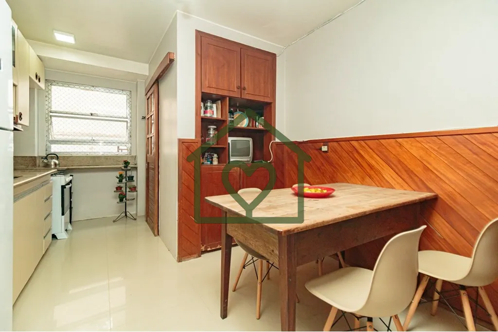 Imagem Apartamento na Rua Miguel Tostes em Porto Alegre localizado no 2º andar com 200m2 totais sendo 138m...