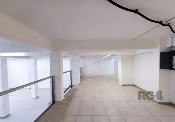 Imagem Libertas imobiliária aluga loja na Av. Assis Brasil com 530m²-Passo D`areia