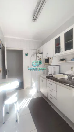 Imagem 3 dormitórios, sendo 1 suíte com sacada, banheiro social e de serviço, totalizando 3 banheiros, sala ampla para dois ambientes com sacada, cozinha e lavanderia, 1 vaga de garagem.