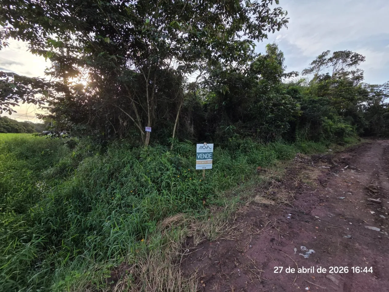 Imagem Terreno localizado na Rua 590 Hercílio Luz, 4 no bairro Cambijú em Itapoá Santa Catarina.
Área t...