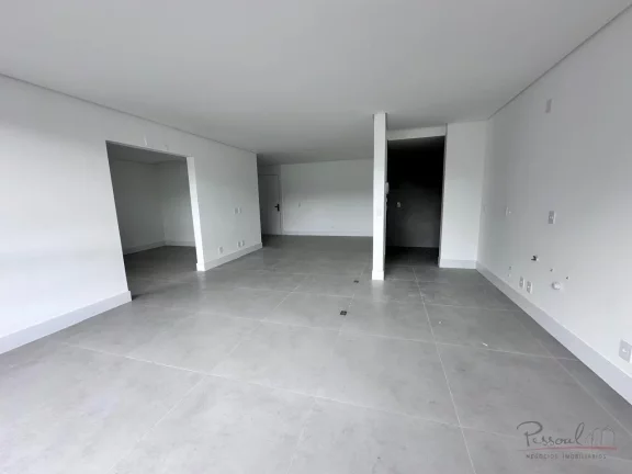 Imagem Apartamento exclusivo à beira-mar, localizado no prestigiado bairro João Paulo, em Florianópolis....