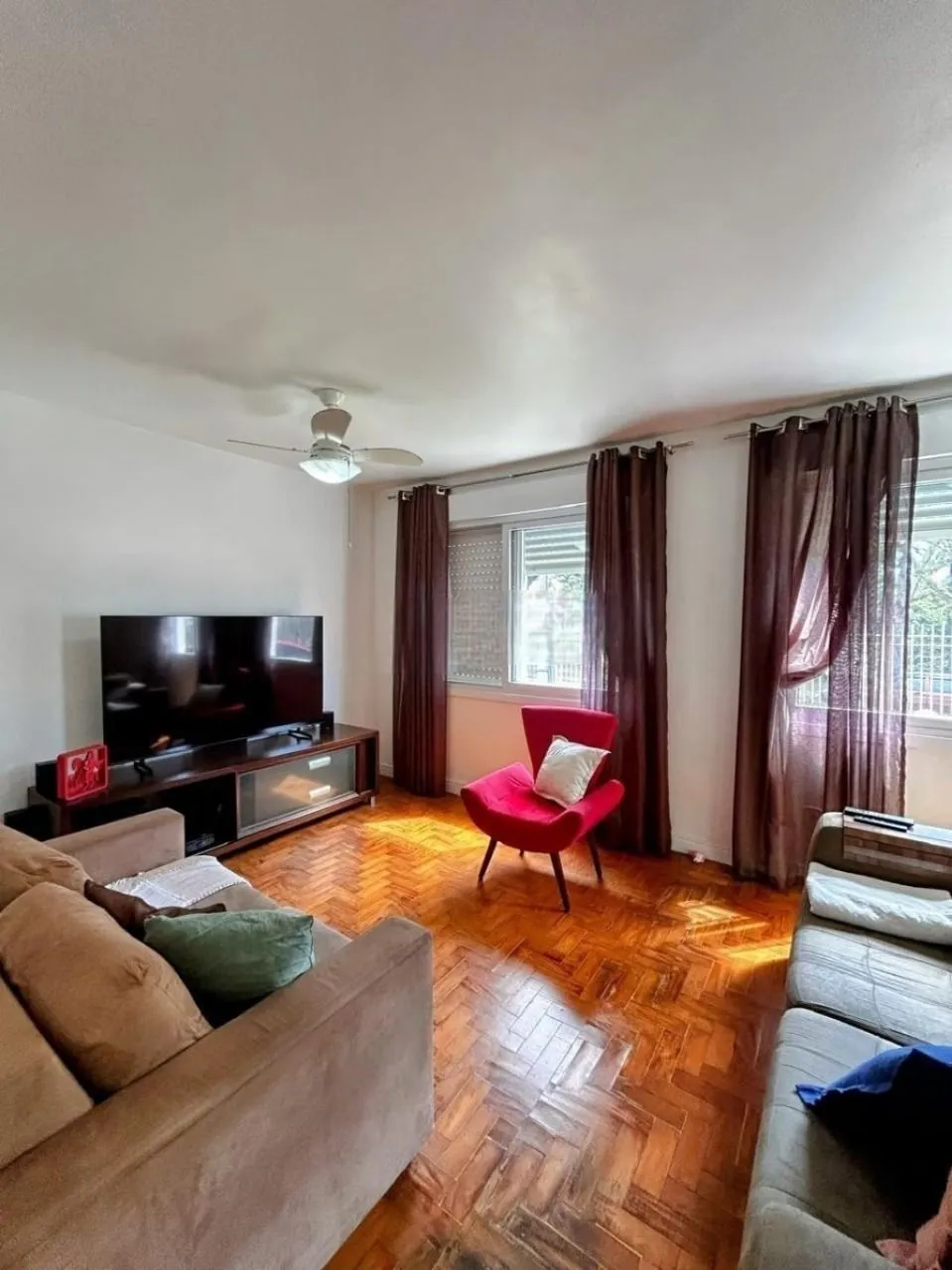 Imagem Casa com 170m², localizada no bairro Vila Ipiranga em Porto Alegre/RS.