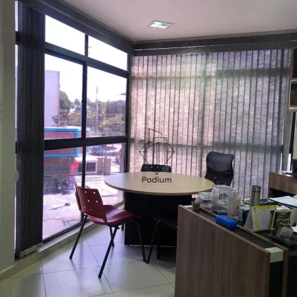 Imagem Sala comercial com móveis planejados e excelente localização na Torre - SA0037