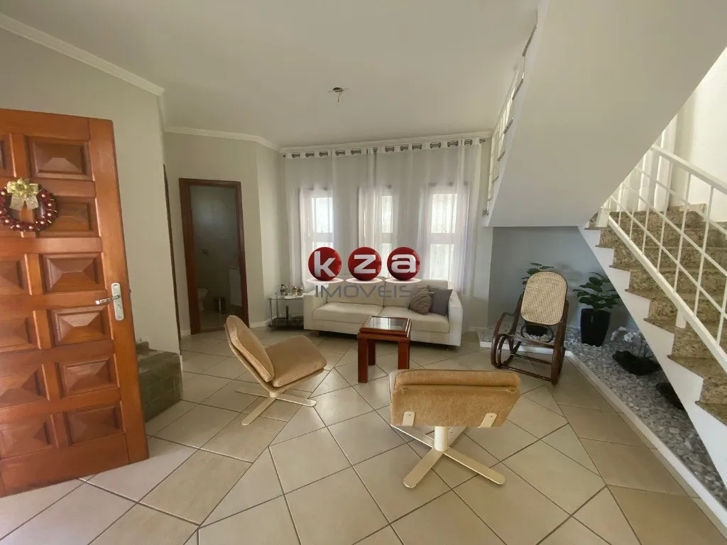 Imagem Casa a venda em condomínio em Valinhos-SP, fácil acesso para rodovias e Campinas: 3 quartos, 1 suite, 3 salas, 4 banheiros, 2 vagas.