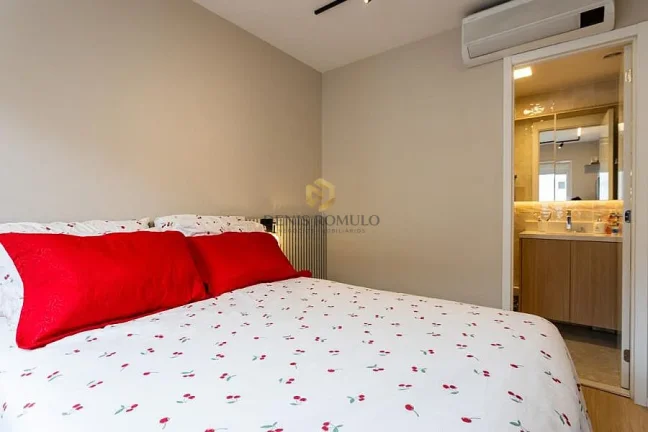 Imagem Apartamento com 2 quartos, 1 Suite - 50mt - Lapa, MOBILIADO