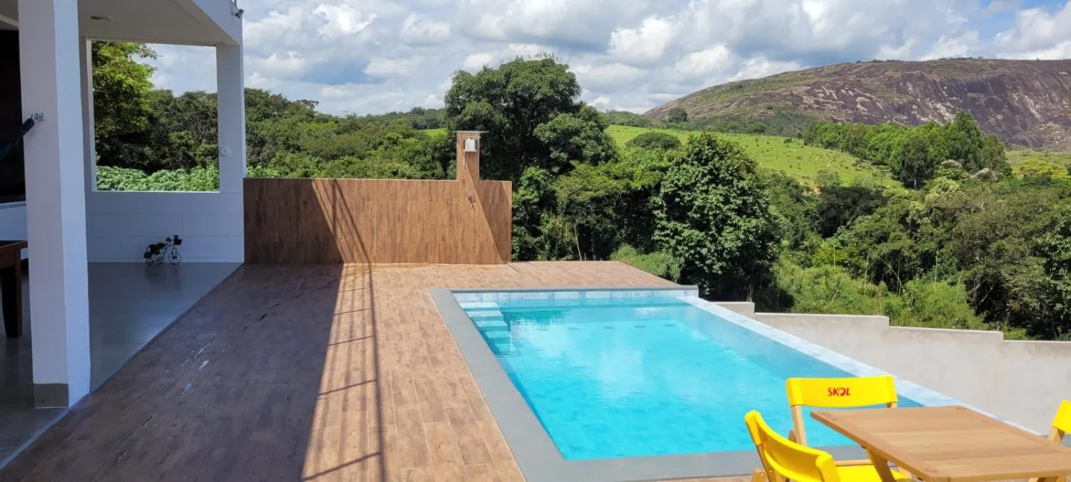 Imagem Vendo chácara de alto padrão em Carmo do Cajuru/MG com 1.300 m² de terreno