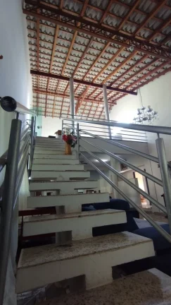 Imagem Linda casa com 03 suítes em terreno que dispõe de 2.131m² Condomínio Residencial Village da Serra!