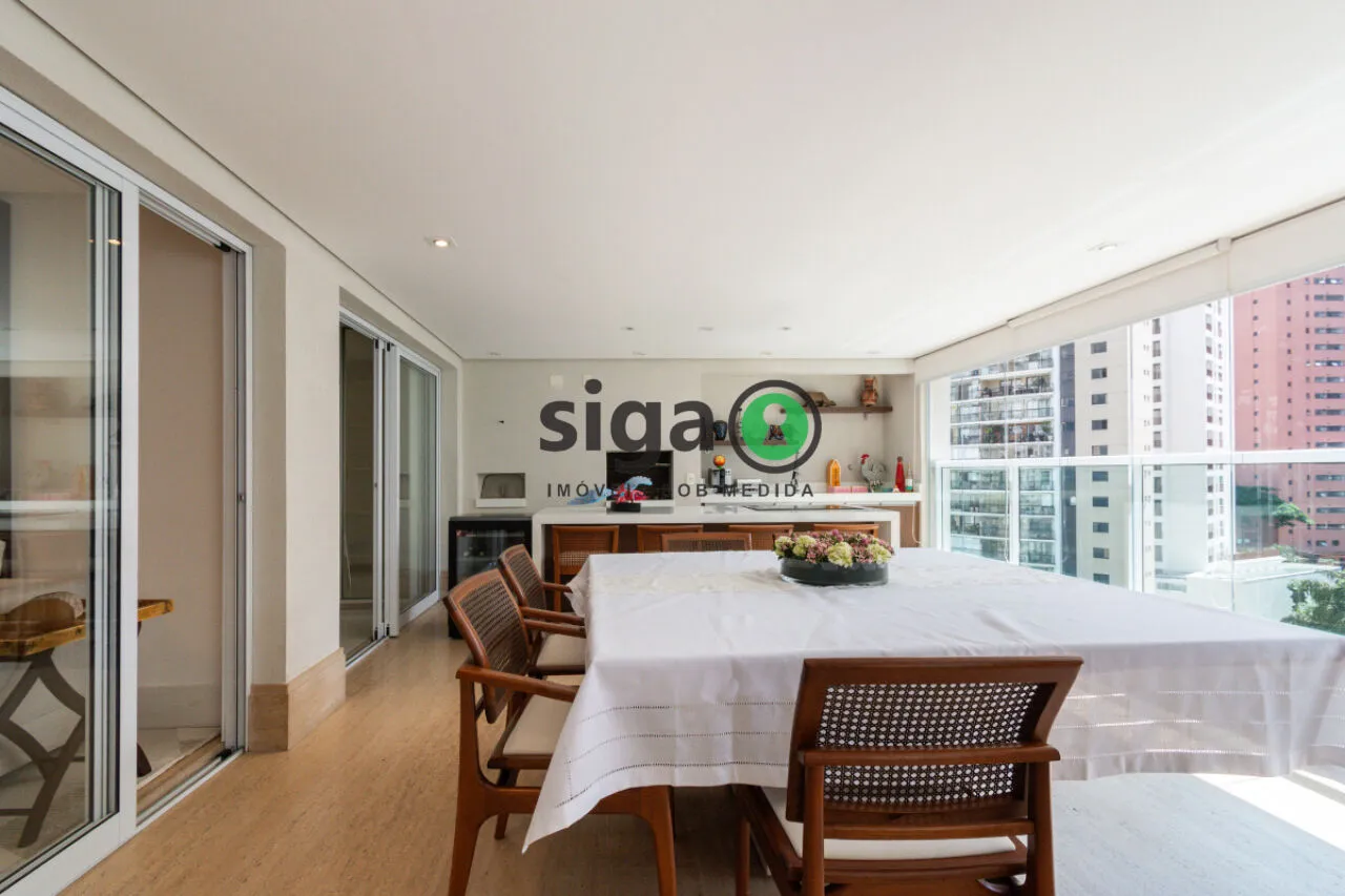 Imagem Apartamento alto padrão à venda em Moema 335 m² 4 suítes e 4 vagas