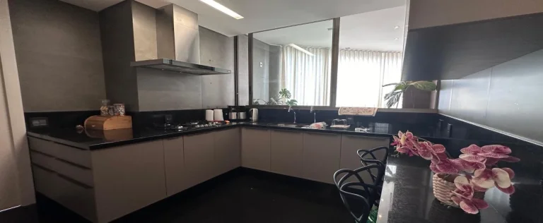 Imagem APARTAMENTO COM 244 M², 03 SUÍTES, 04 VAGAS, LAZER NO VALE DO SERENO!!!!!