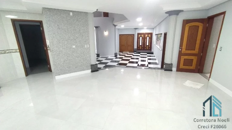 Imagem Casa a venda, em um dos melhores Bairros de São José dos Pinhais, 04 quartos sendo uma suíte e 02 Demi Suítes, 12 vagas no Aristocrata .
