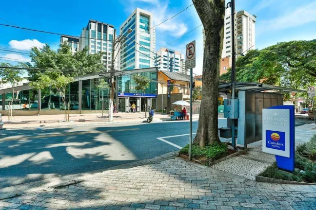 Imagem Flat disponível para locação no Comfort Ibirapuera, com 26m², 1 dormitório e 1 vaga de garagem