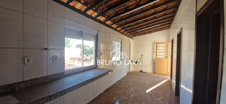 Imagem Casa disponível para locação. Centro - Igarapé/MG.