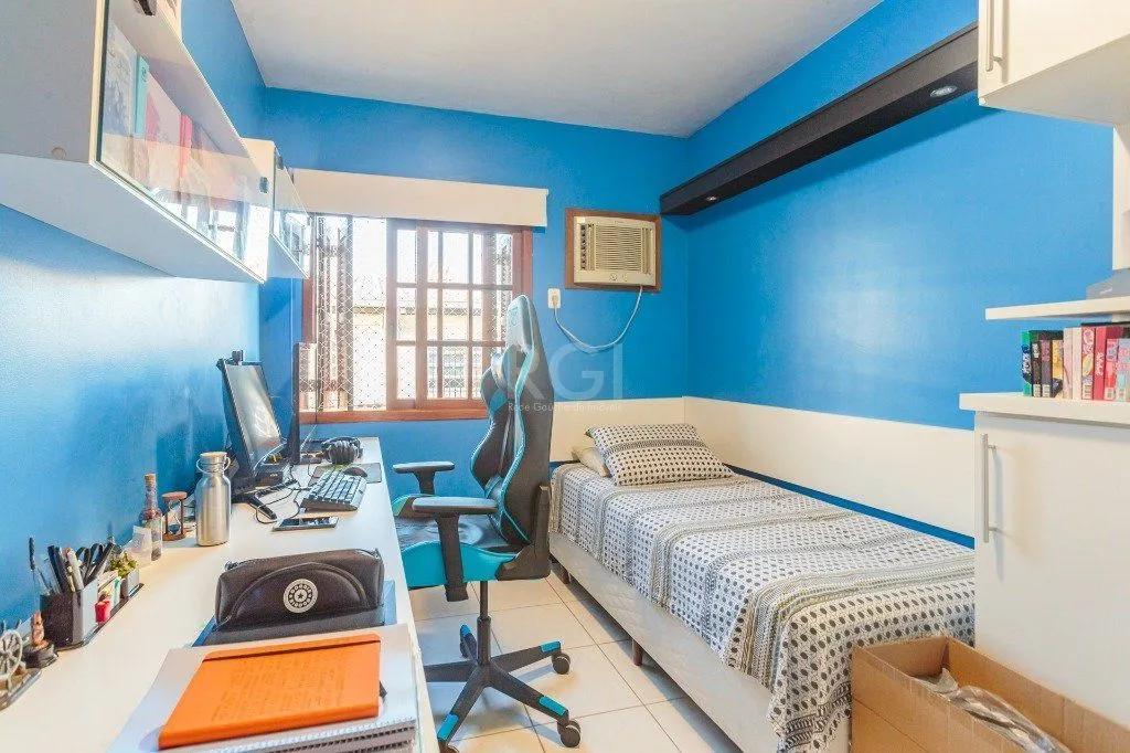 Imagem Casa 160m² - 3 dormitórios, 1 suíte, churrasqueira, terraço e 2 vagas de garagem no Guarujá