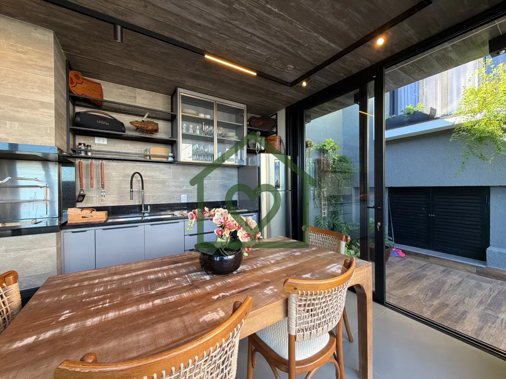 Imagem Casa de Luxo à Venda 
 
Se você procura por conforto, segurança e sofisticação, esta é a casa ...