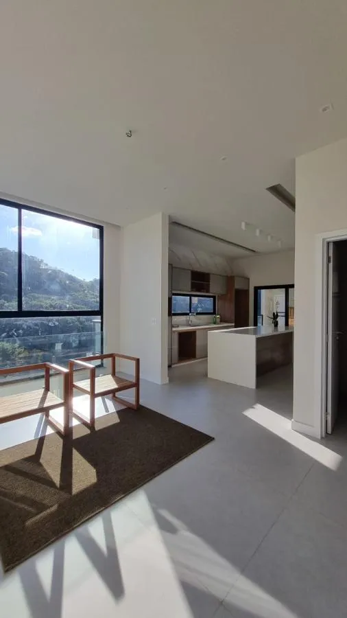 Imagem Casa em Condomínio para Venda em Areal / RJ no bairro Fazenda Velha
