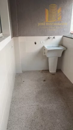 Imagem Sobrado 132m² com Churrasqueira e Varanda - Vila Nair