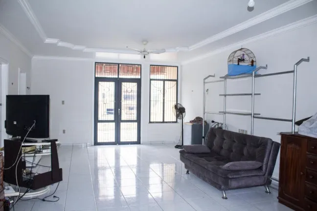 Imagem Casa com 3 Quartos à Venda, 218 m² em Marco - Belém
