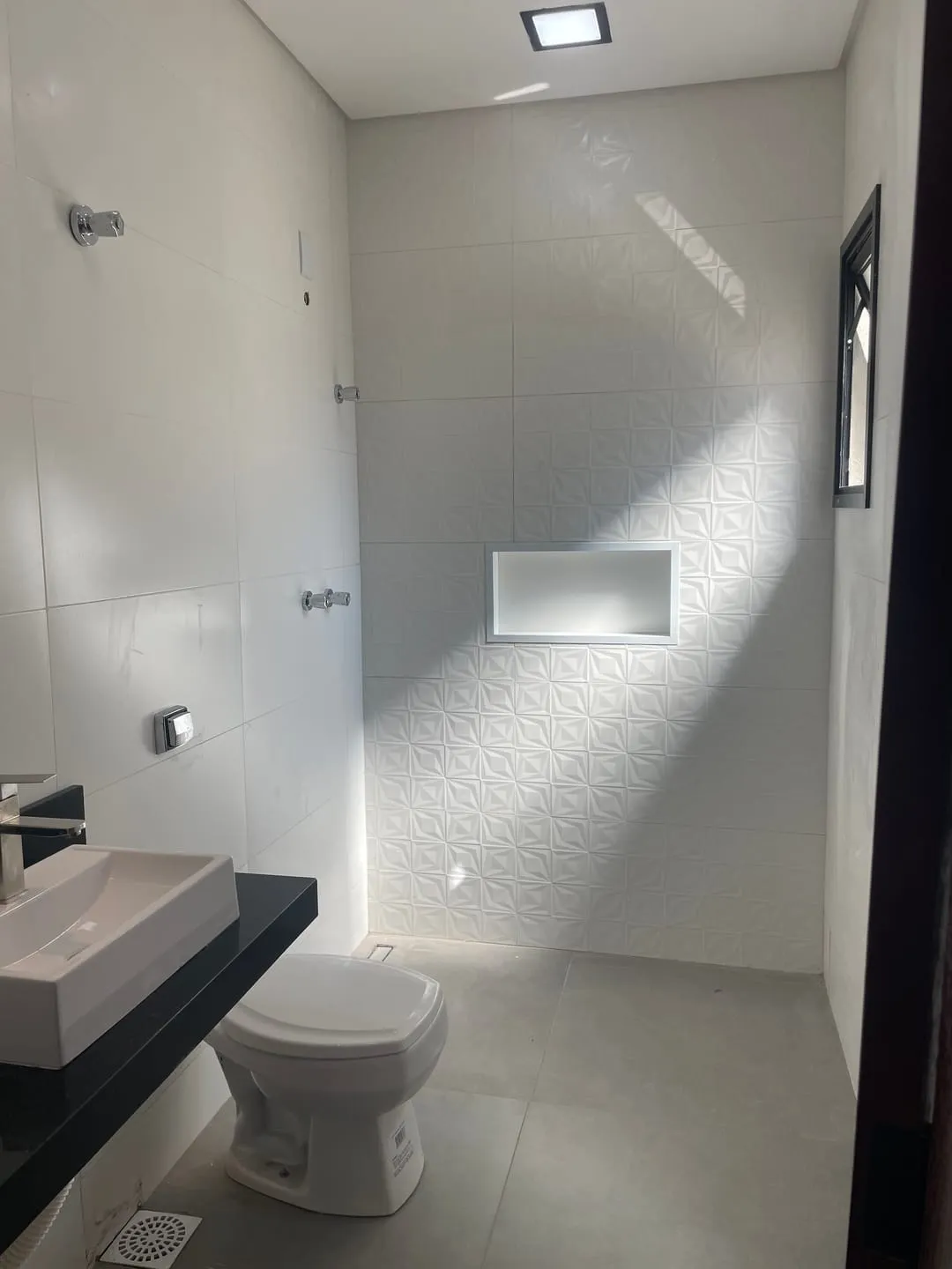 Imagem Casa à venda 3 Quartos, 1 Suite, 2 Vagas, 175M², Loteamento Residencial e Comercial Flamboyant, Pindamonhangaba - SP