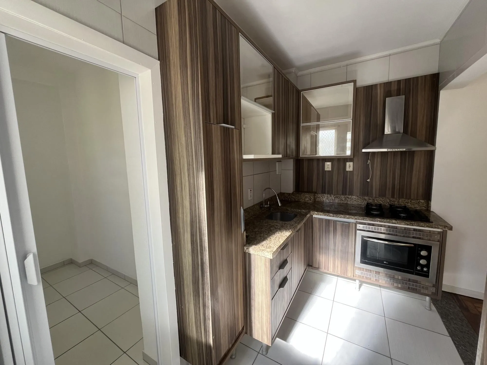 Imagem Reformado! Apartamento de 2 quartos no centro de Porto Alegre