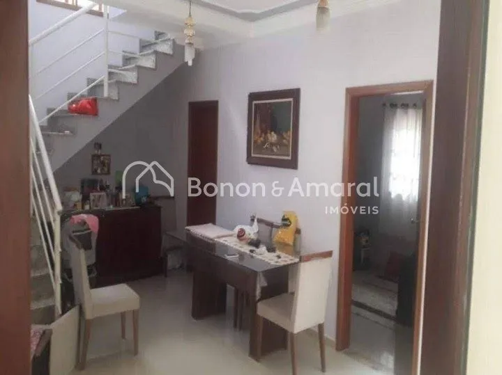 Imagem Casa em condomínio com 217 m² e 3 quartos