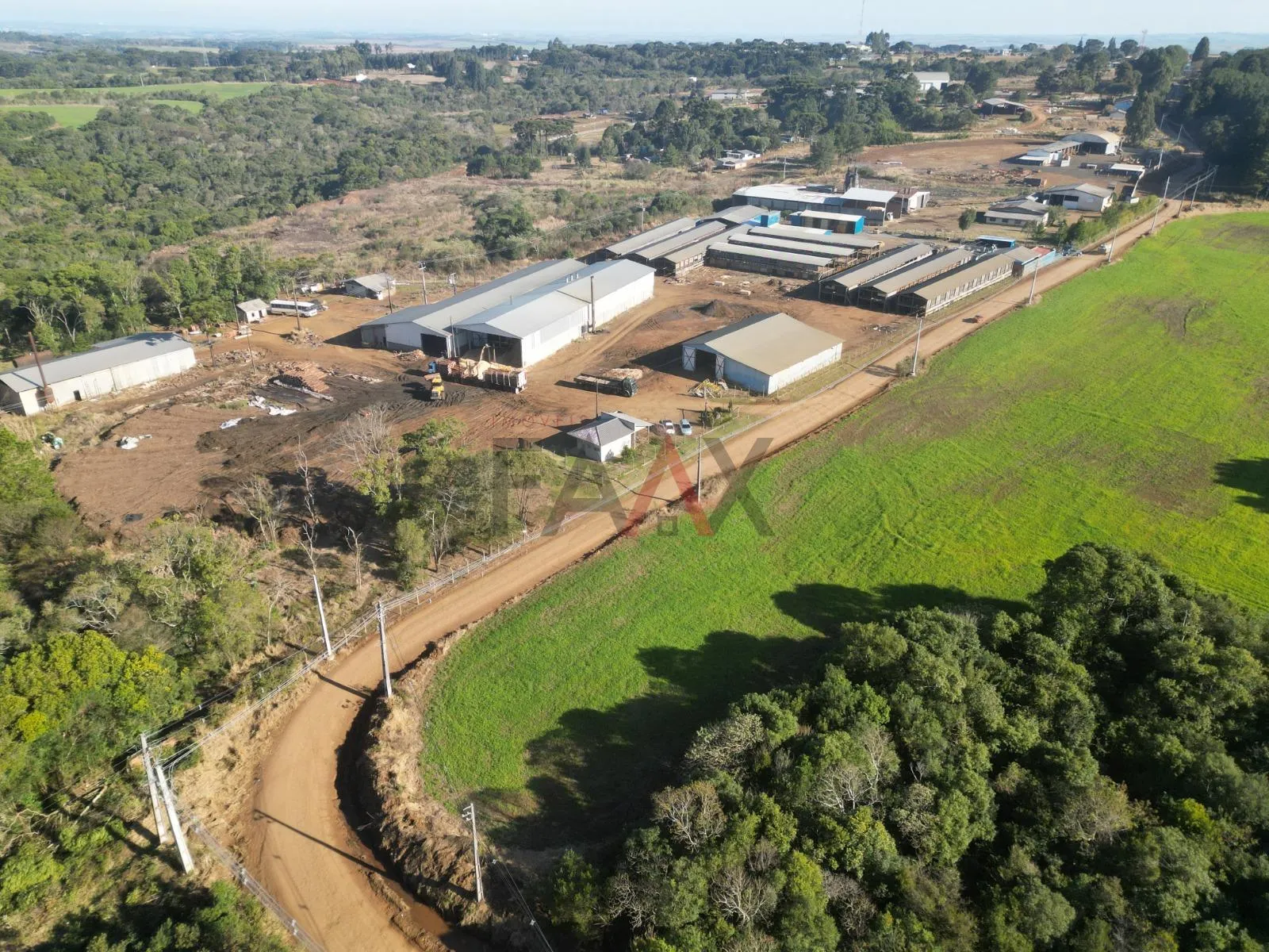 Foto do imóvel Terreno de 21.000m e 3.000,00m de área construída com ótima localização à venda na Palmeirinha, PR