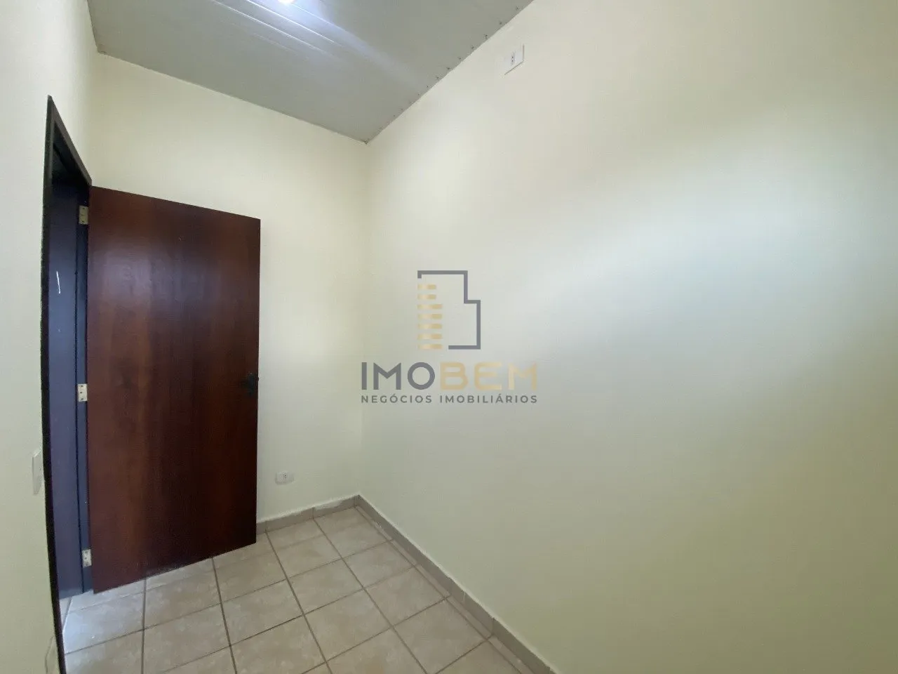 Imagem Excelente espaço de coworking disponível para alugar no Setor Comercial de Sinop. 

Com uma área ...