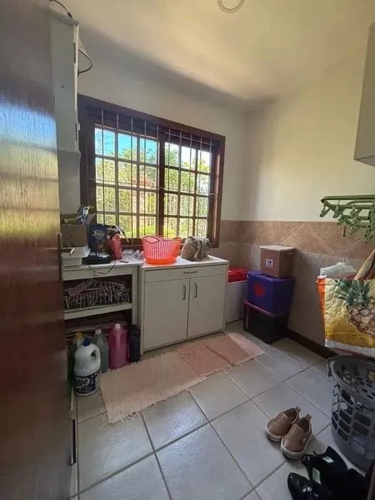 Imagem Residência de Luxo em Condomínio Fechado com 4 Dormitórios, 3 Suítes e Área de Lazer Privativa - São Lucas, Viamão/RS