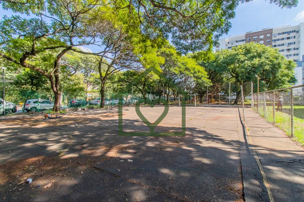 Imagem Heras Imóveis vende apartamento mobiliado, com 2 dormitórios, no bairro Passo da Areia, em Porto A...