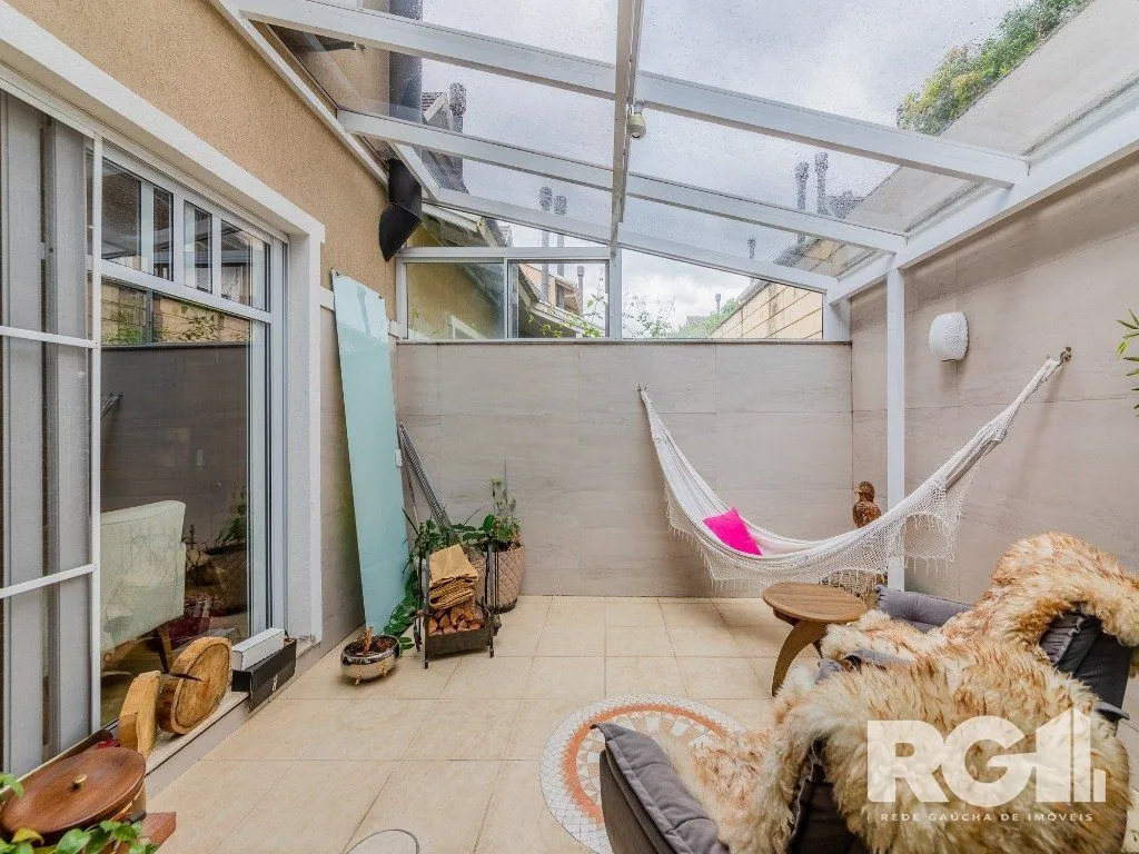 Imagem EXCLUSIVIDADE Belíssima casa de 4 suítes + gabinete no condomínio fechado Terra Mater com vista exuberante para o bosque, próximo da portaria e infraestrutura.