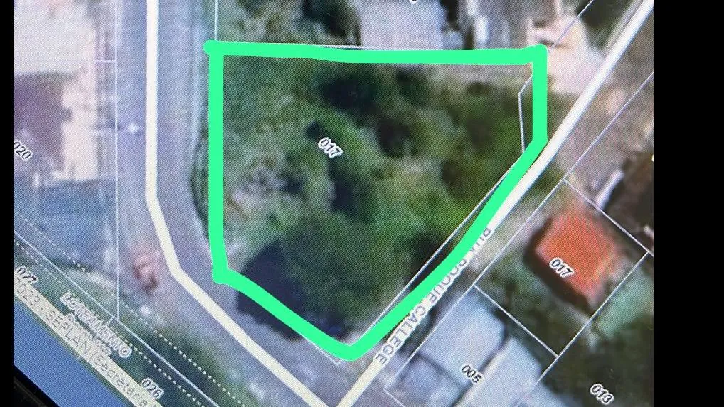 Foto do imóvel Terreno à venda em Caxias do Sul, Universitário, 858.64m2