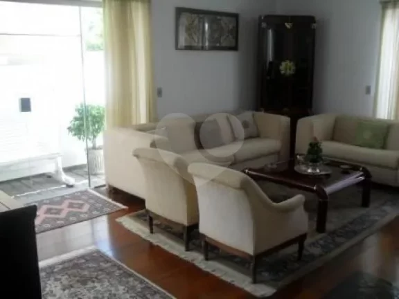 Sobrado à venda com 3 quartos, sendo 3 suítes, em Morumbi, São Paulo - SP
