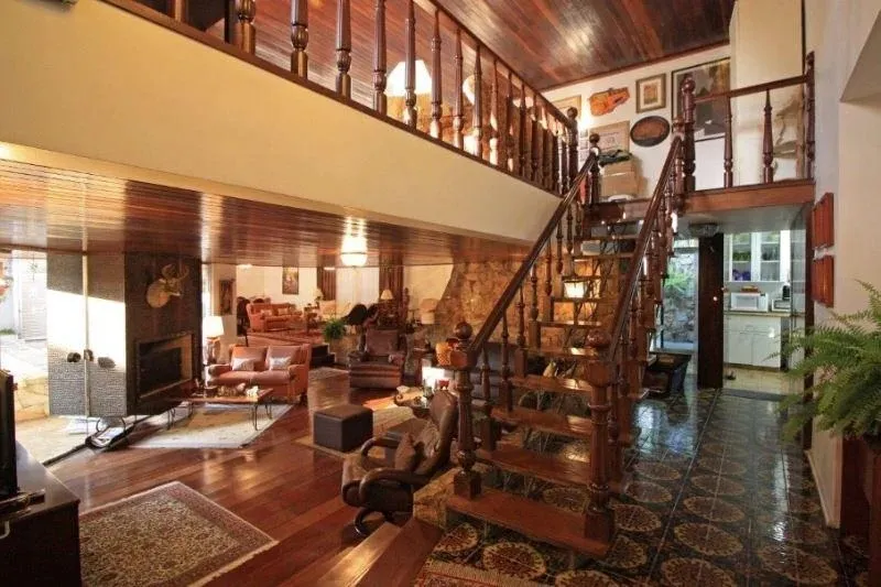 Imagem Casa para Venda em São Paulo, Alto de Pinheiros, 4 dormitórios, 2 suítes, 3 banheiros, 6 vagas