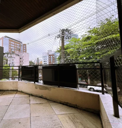 Imagem Apartamento amplo com 4 quartos, 2 vagas ao lado do Shopping Beira Mar Florianópolis! Se sua busca ...