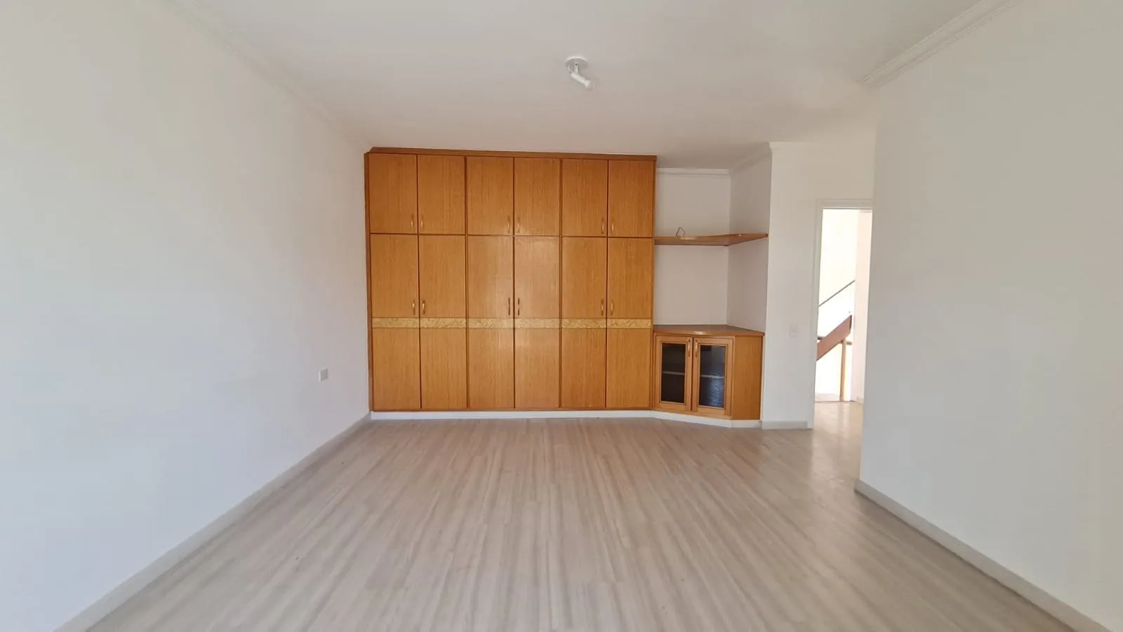 Imagem Mansão Exclusiva no Residencial 5 Alphaville com 620 m² construídos, cinema privativo e área de lazer completa.