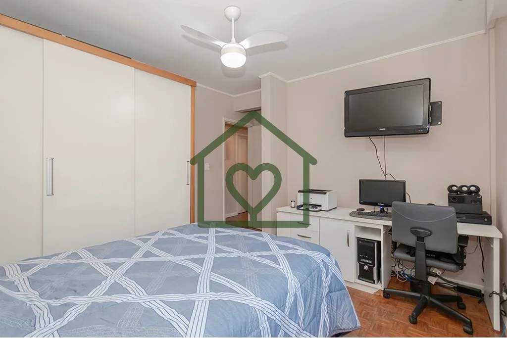 Imagem Descubra o seu novo lar em Porto Alegre! Este excelente apartamento de 130 metros quadrados, localiz...