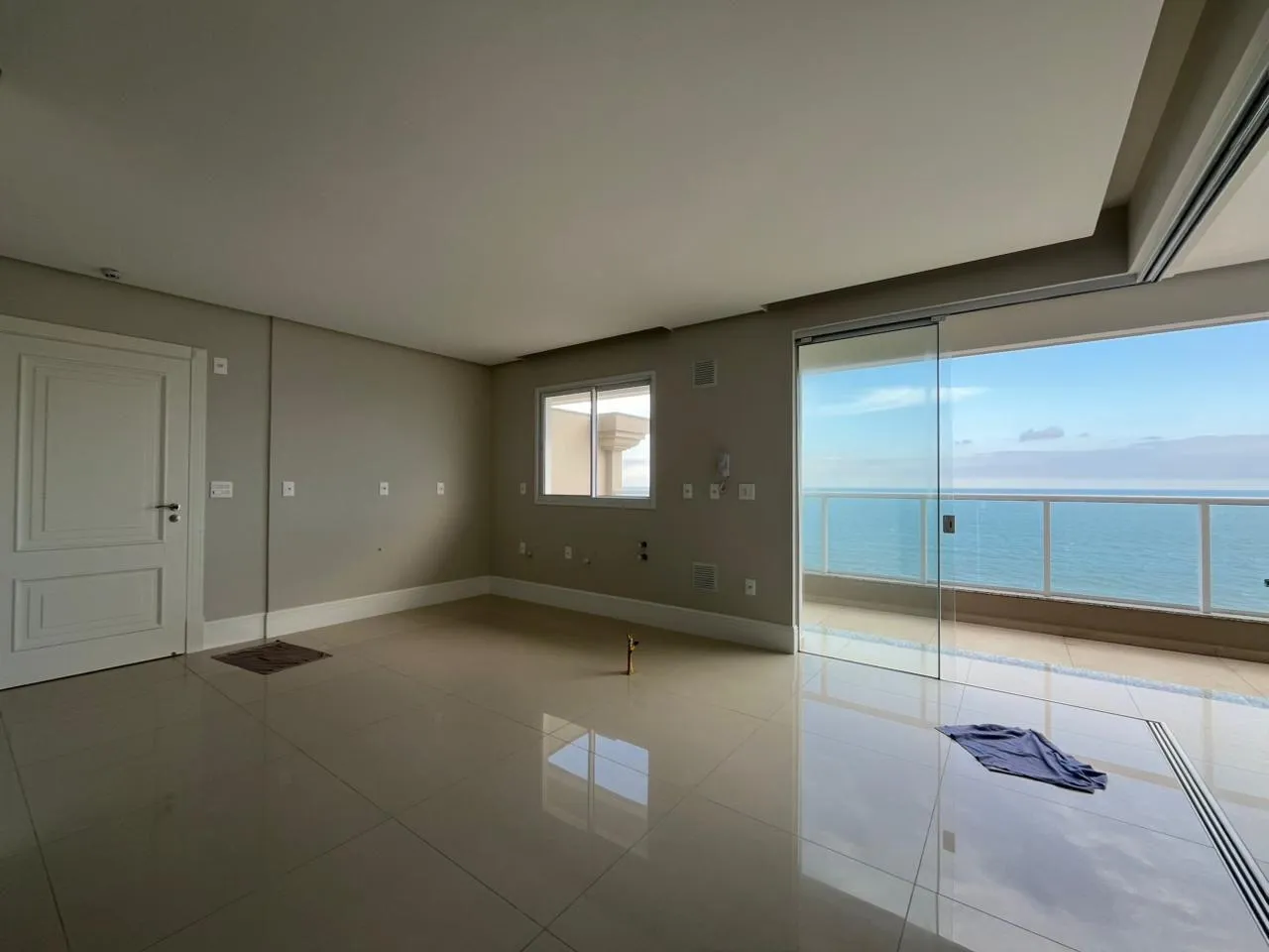Imagem Apartamento com vista para o mar à venda com 192.84m2 por R$ 9.500.000,00