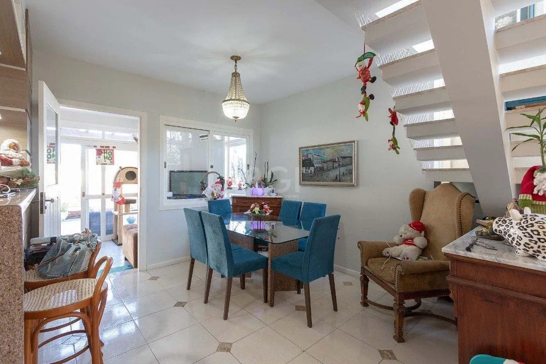 Imagem Casa para Venda com 4 dormitórios no bairro Hípica