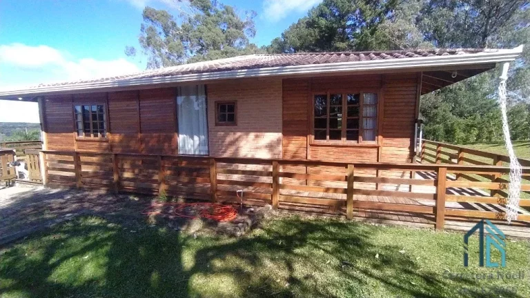 Imagem Chácara/Pousada a venda, 03 casas, 07 quartos, em ótima localização em São José dos Pinhais PR