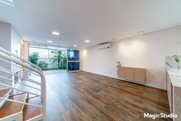 Imagem Casa em Condomínio na Tristeza | 3 Dormitórios, Suíte, Pátio e 2 Vagas