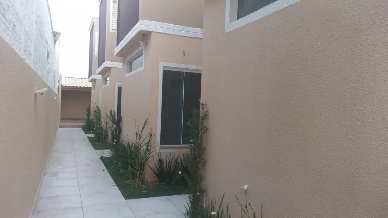 Imagem Casa de Condomínio com 2 Quartos à Venda, 65 m² em Vila Lavínia - Mogi das Cruzes