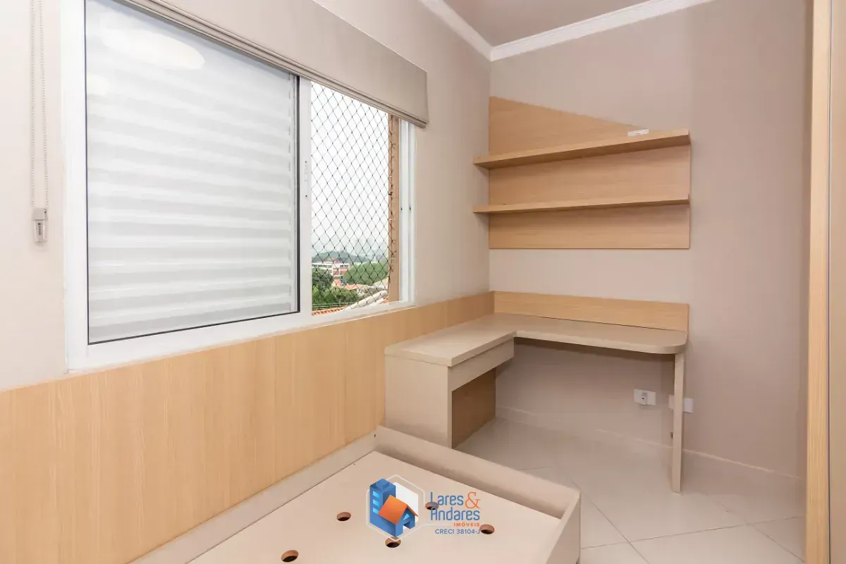 Imagem Casa para venda em Parque São Domingos com 3 quartos, sendo 1 suíte, 220m²