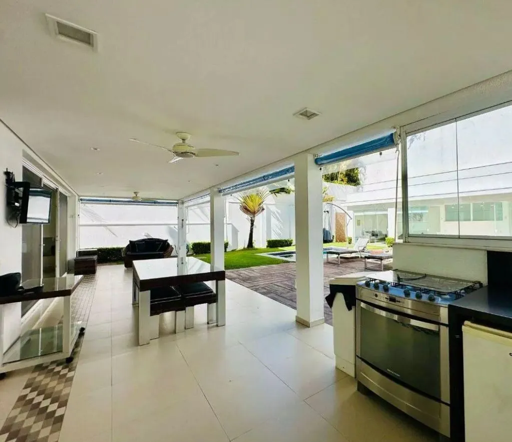 Imagem Sobrado de 683m² Mobiliado p/ VENDA OU LOCAÇÃO, Localizado no Alphaville Res. Zero - Barueri/SP!