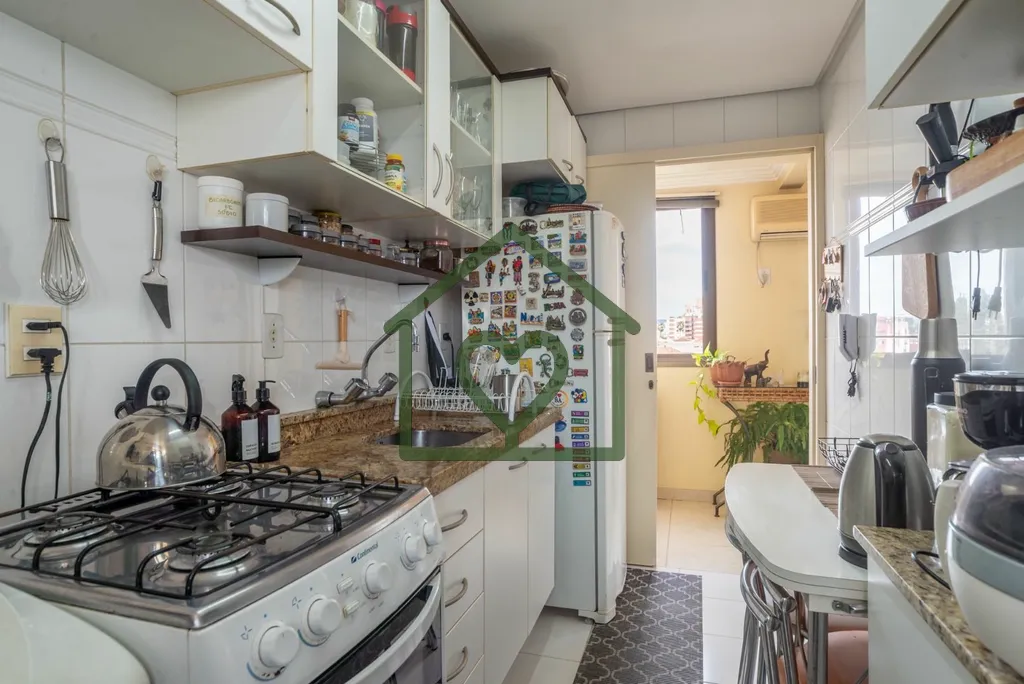 Imagem Excelente apartamento no bairro Menino Deus com 2 dormitórios, sendo 1 suíte. Possui living para 2...