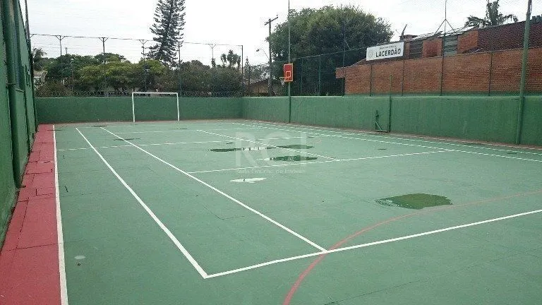 Imagem Casa com 4 dormitórios no Bairro Guarujá