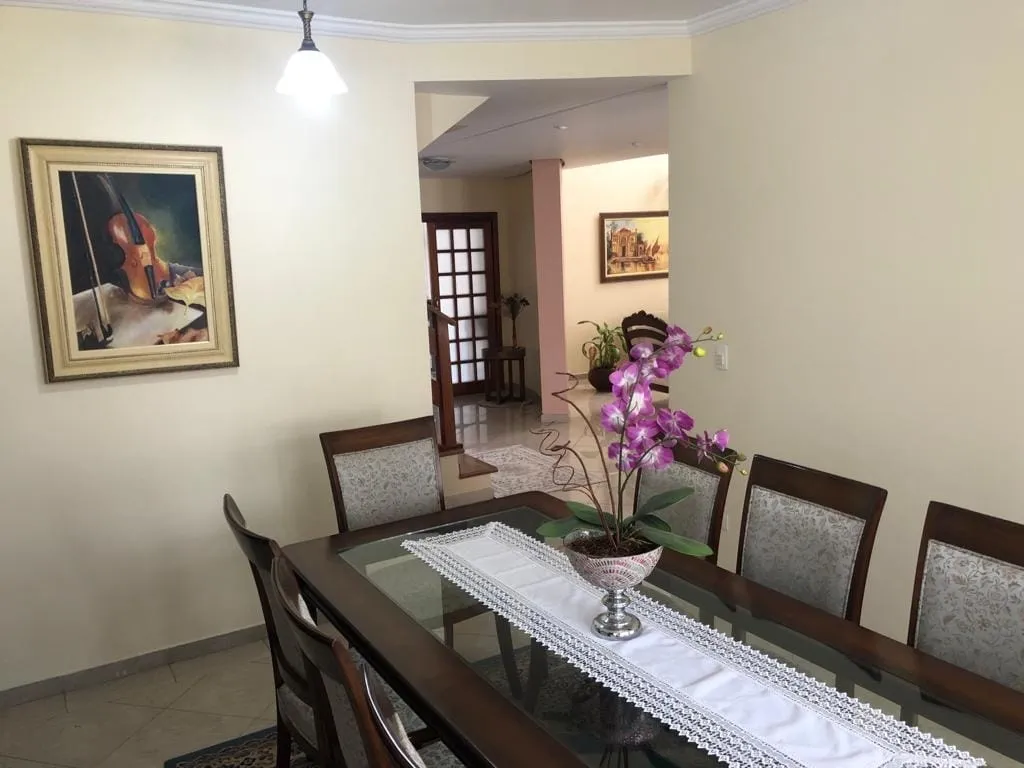 Imagem Casa à venda 3 Quartos, 1 Suite, 4 Vagas, 418M², Taubaté Village, Taubaté - SP | Condominio Taubaté Village