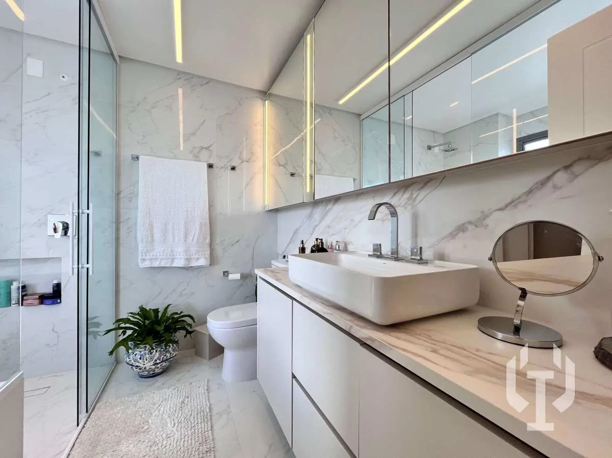 Imagem Apartamento Quadra Mar Pronto para Morar 4 Suítes em Meia Praia