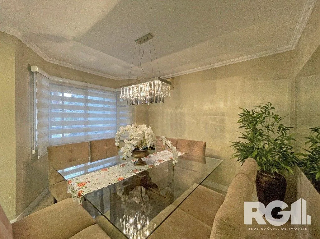 Imagem Casa em condomínio no Ecoville com amplo pátio